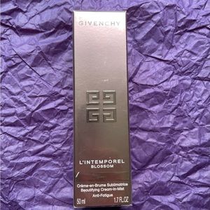 Givenchy- moisturizing anti fatigue spray
